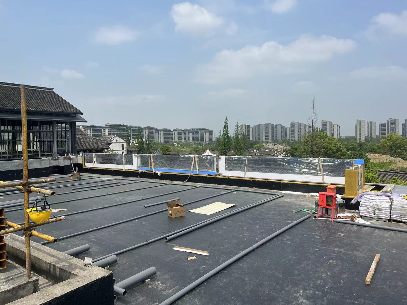 Piscina acr&iacute;lica - Instalaci&oacute;n LEYU