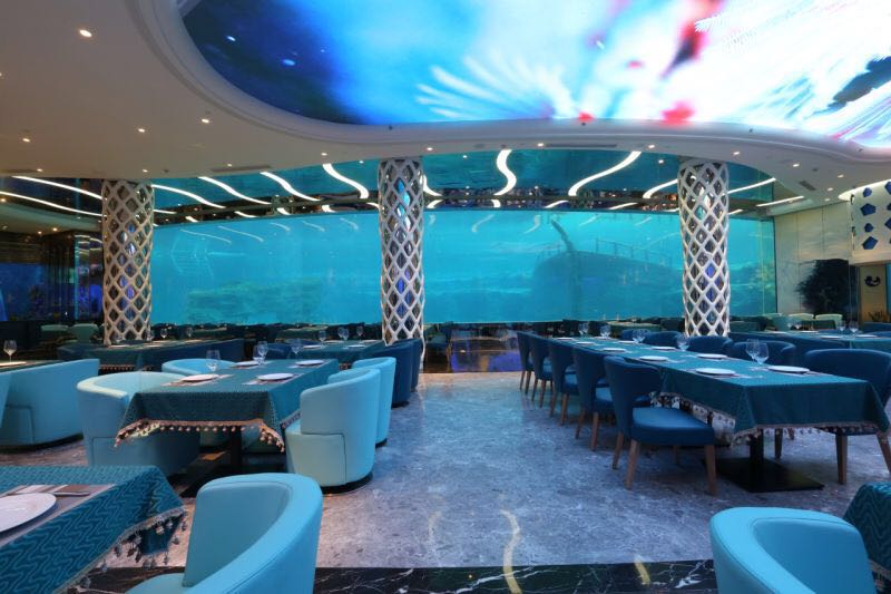 Restaurante con fuente de agua acr&iacute;lica - fabricaci&oacute;n 