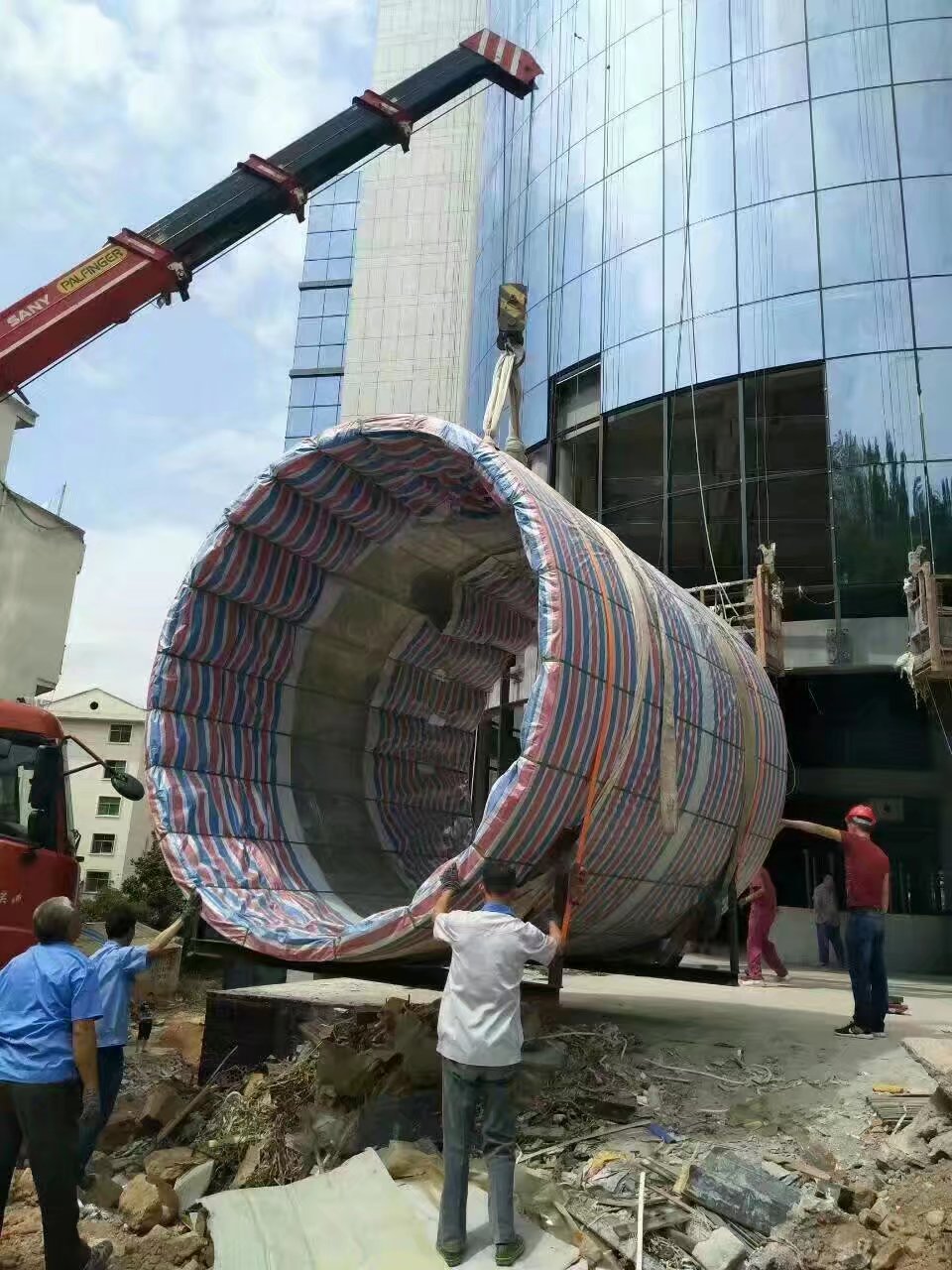 Acuario cil&iacute;ndrico acr&iacute;lico - instalaci&oacute;n