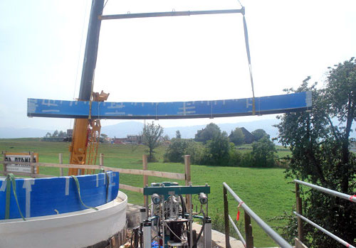 Piscina acr&iacute;lica curva