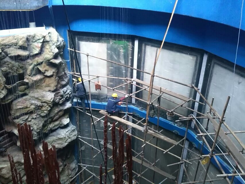 Acuario cil&iacute;ndrico acr&iacute;lico - INSTALACI&Oacute;N LEYU
