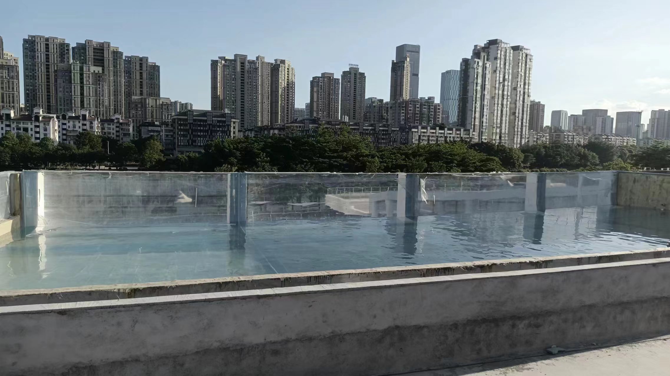 Piscina acr&iacute;lica - instalaci&oacute;n
