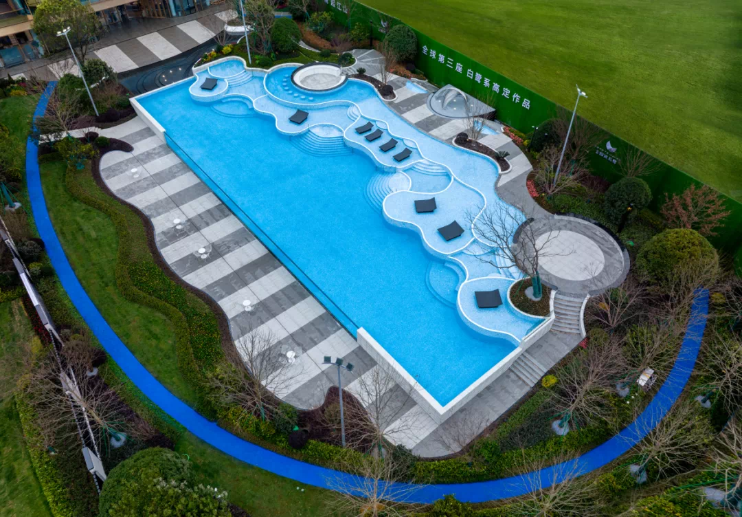 Piscina acr&iacute;lica - fabricaci&oacute;n
