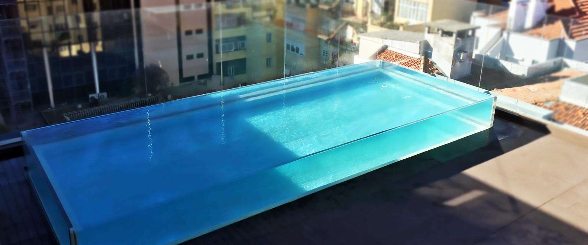 Por qué la piscina acrílica Leyu