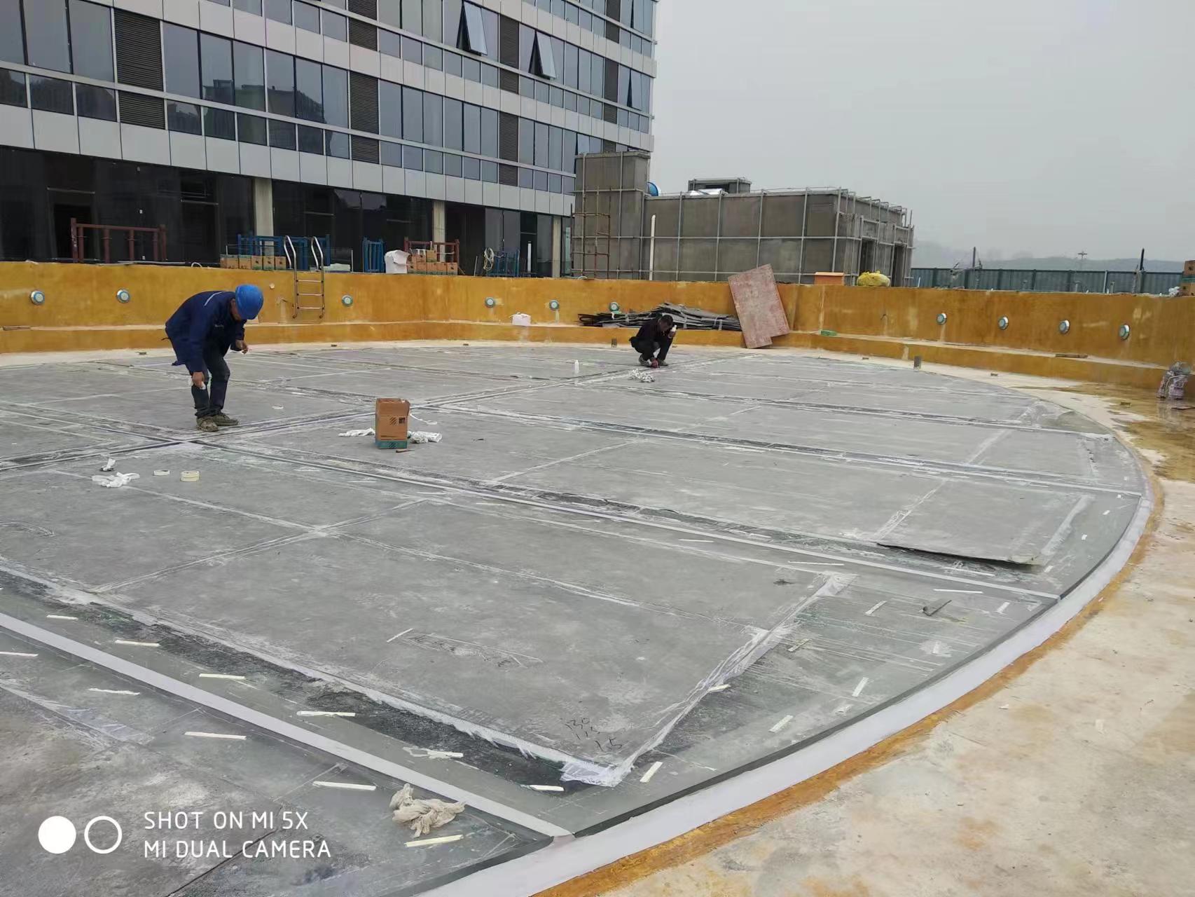 instalaci&oacute;n de ventanas acr&iacute;licas para piscinas